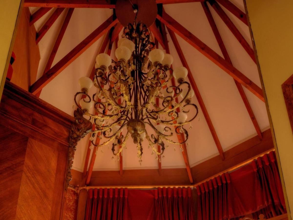 Castle In Clarens Apartment Exterior photo