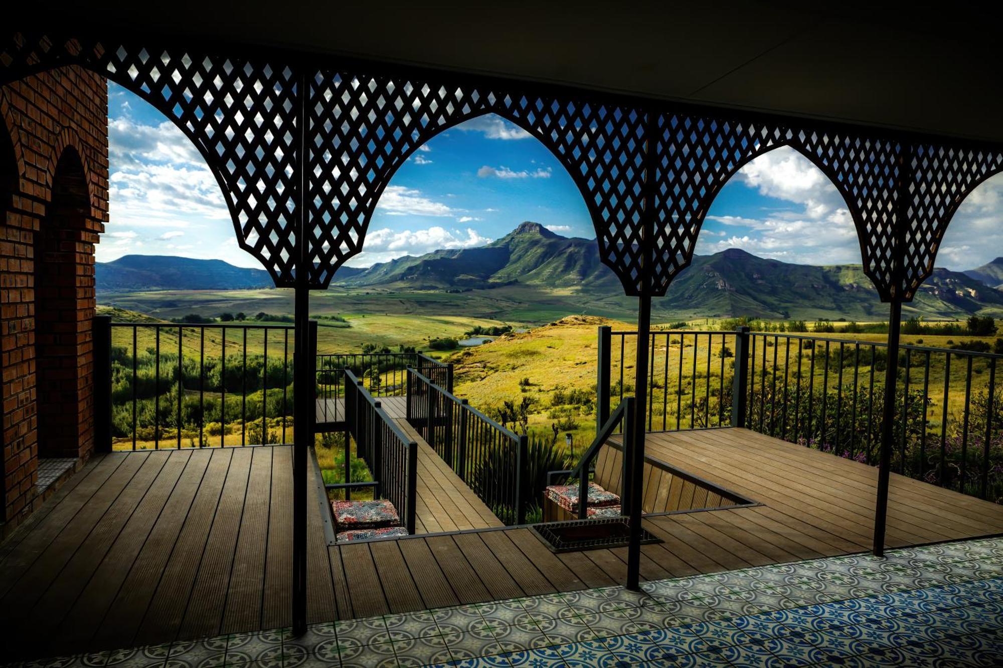 Castle In Clarens Apartment Exterior photo